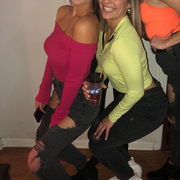 Pink off the shoulder long sleeve shirt - Picture 6 of 6